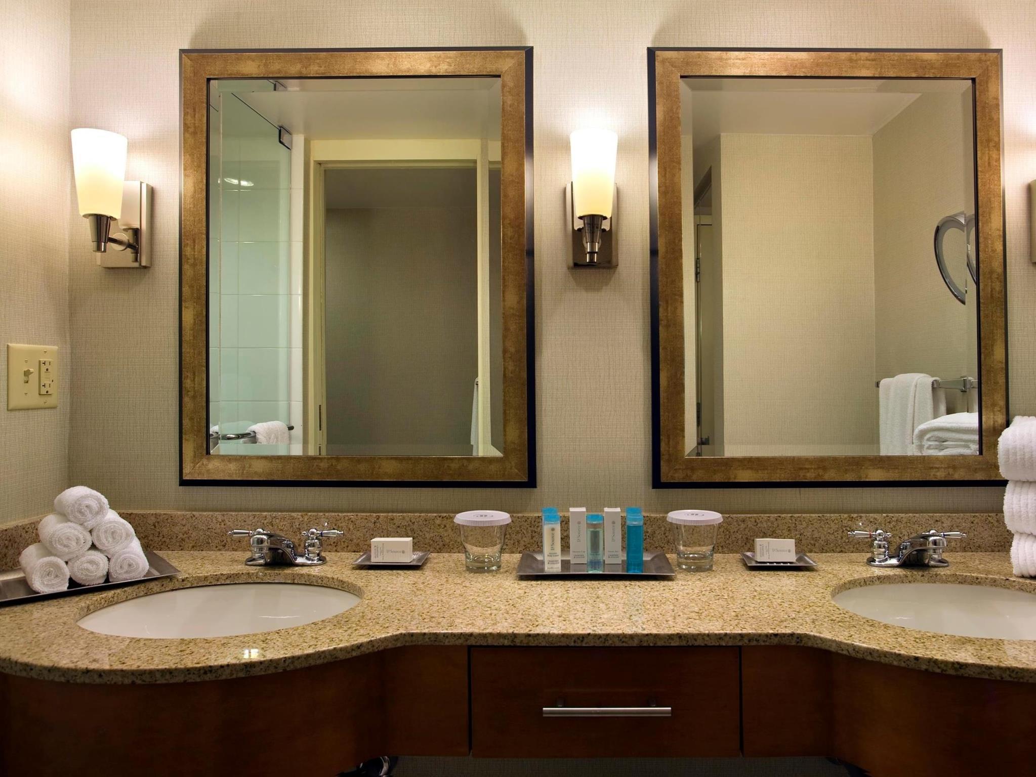 Doubletree By Hilton Hartford Downtown Hotel Екстериор снимка
