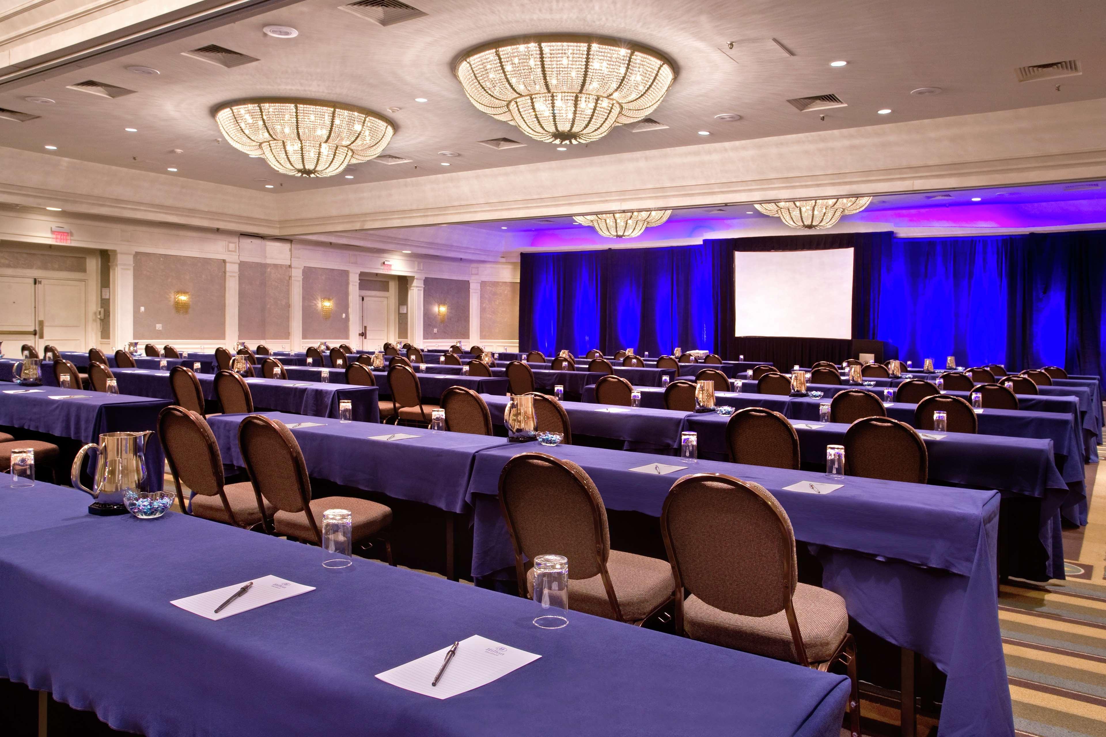 Doubletree By Hilton Hartford Downtown Hotel Екстериор снимка